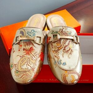 Dressy slippers, inside or outside
